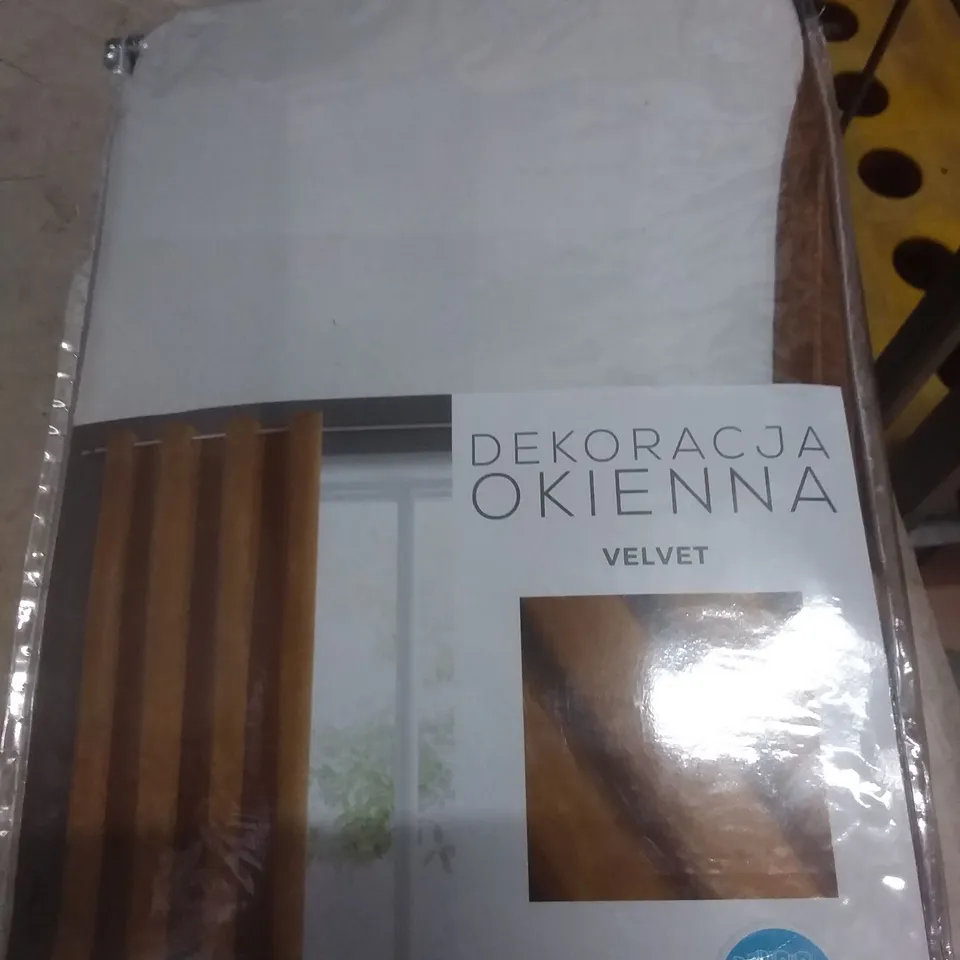 VILLA CURTAINS COLOUR: GOLD