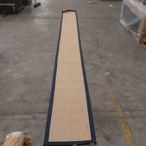 QUALITY DESIGNER RUNNER RUG - APPROXIMATELY 590 x 60cm