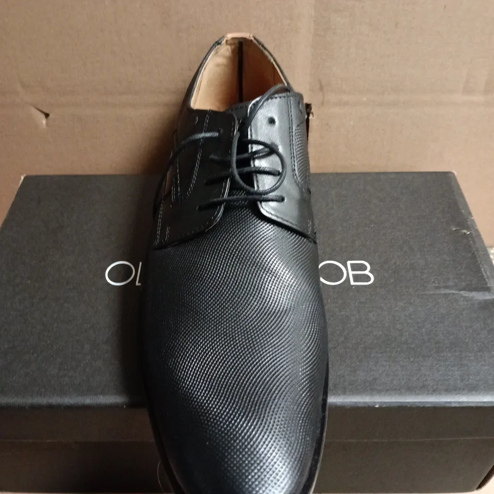 BOXED PAIR OF OLIVER JACOBS MEN'S BLACK LEATHER LACE-UP OXFORD DRESS SHOES - SIZE12