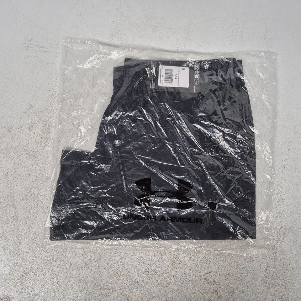BAGGED UNDER ARMOUR VANISH WOVEN 6" SHORTS IN BLACK SIZE LARGE