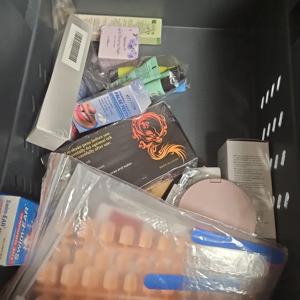 APPROXIMATEY 20 ASSORTED HEALTH AND BEAUTY PRODUCTS TO INCLUDE - ANUA AZELAIC ACID - DERMATICA AZELAIC ACID - HAIR SYRUP VITAMIN C ME - ETC