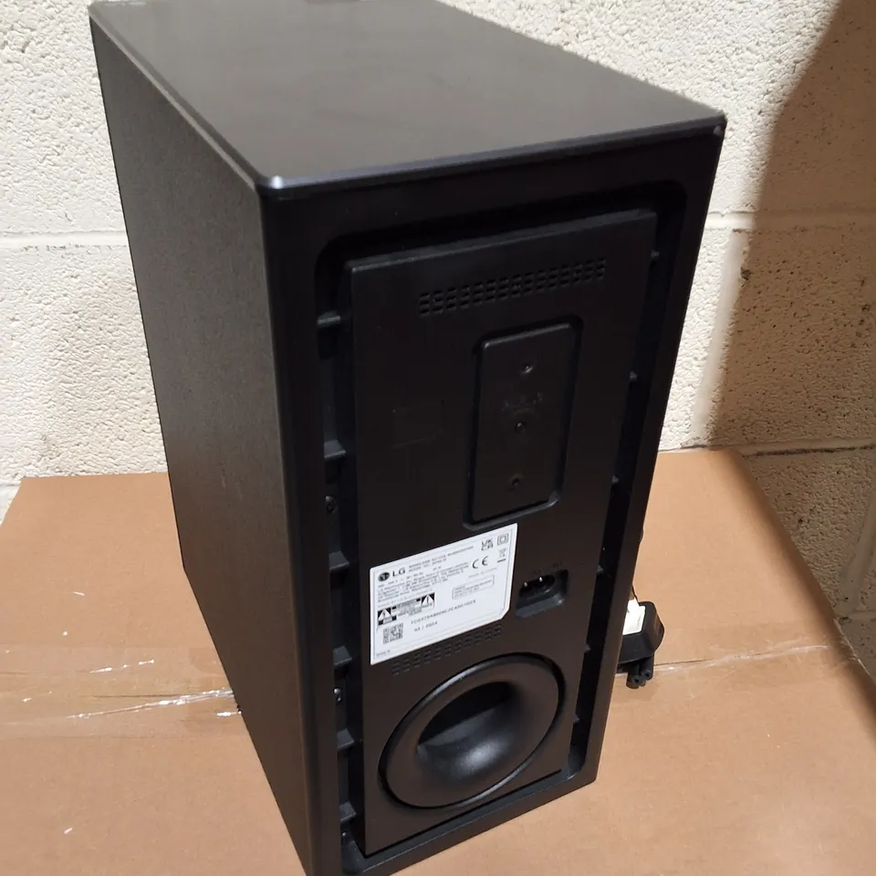 LG GX SOUNDBAR AND SUBWOOFER IN BLACK - 2 BOXES