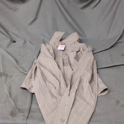 PRETTYLITTLETHING PETITE PINSTRIPED OVERSIZED SHIRT TAUPE SIZE 8 TAGGED