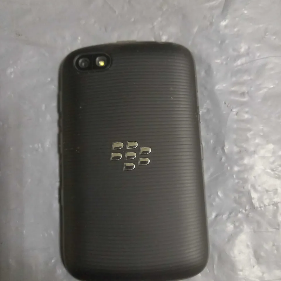 BLACKBERRY 9720 MOBILE PHONE BLACK
