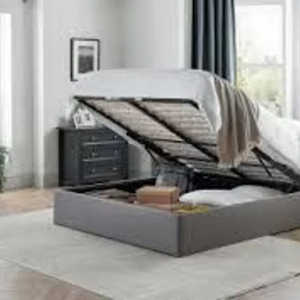 BOXED JULIAN BOWEN RIALTO 135cm LIFT-UP STORAGE BED - LIGHT GREY (2 BOXES)