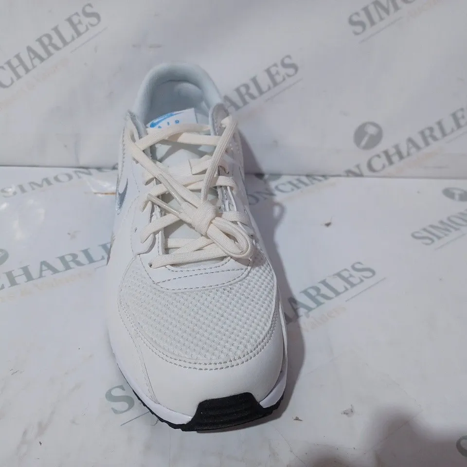 PAIR OF NIKE AIR MAX TRAINERS IN WHITE/BLUE UK SIZE 5