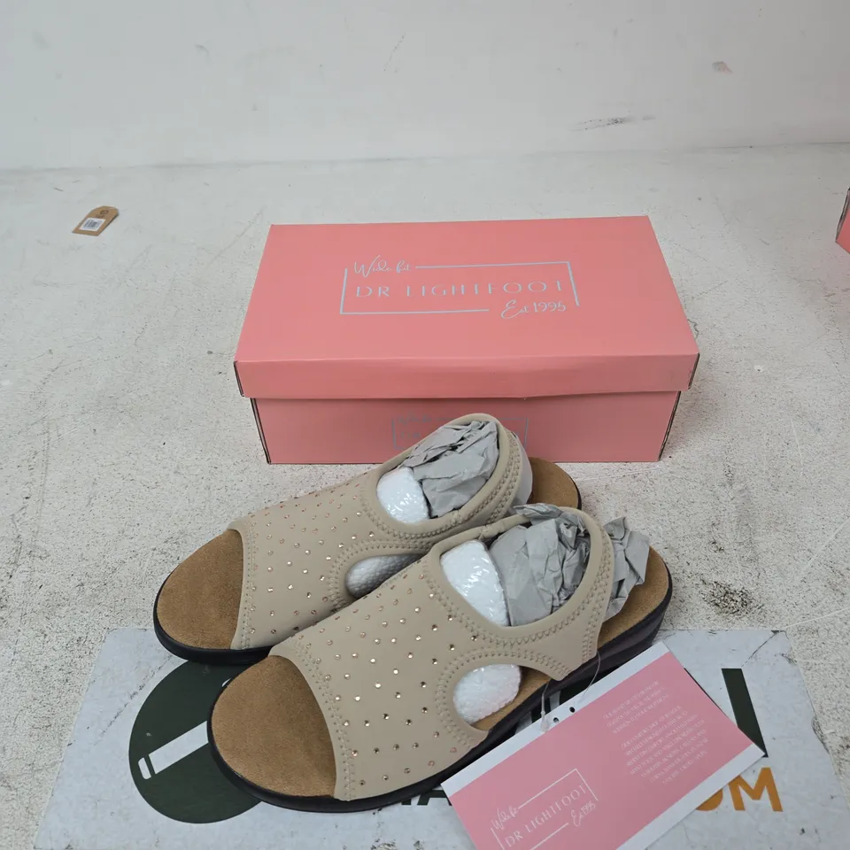 DR LIGHTFOOT JENNY TAUPE SANDALS – WOMEN’S, UK 7 (BOXED)