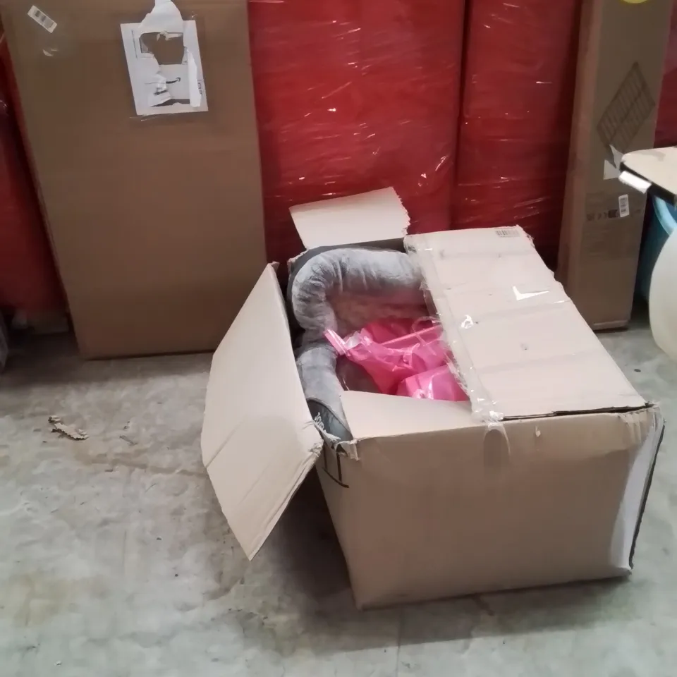 PALLET OF ASSORTED HOUSEHOLD GOODS AND PRODUCTS TO INCLUDE;PICTURE FRAME,DOG BED