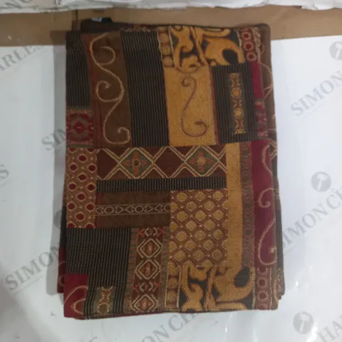 TABLE RUNNER