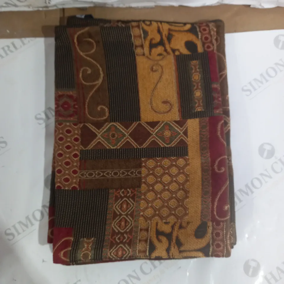 TABLE RUNNER