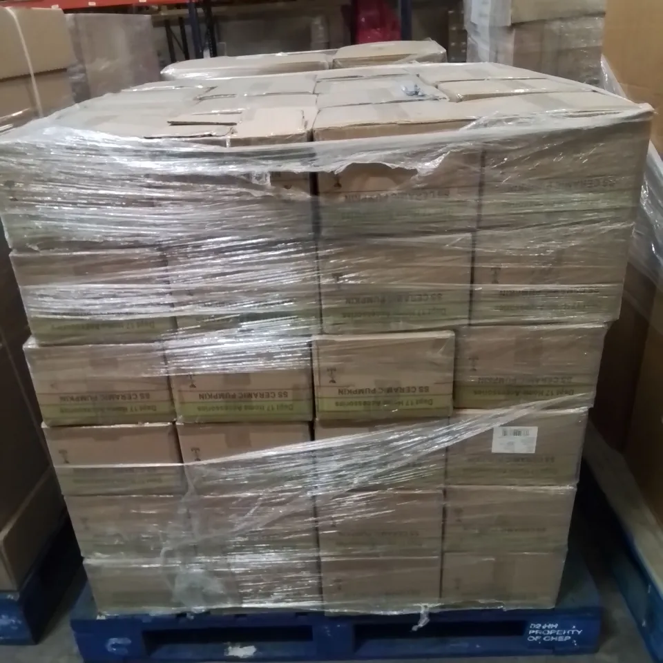 PALLET CONTAINING 96 X BOXES OF 4 BRAND NEW CERAMIC PUMPKINS 