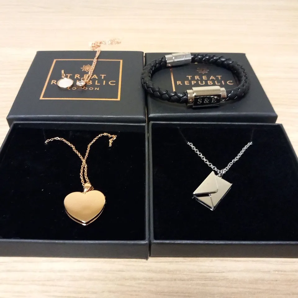 4 ASSORTED TREAT REPUBLIC ITEMS OF JEWELLERY 