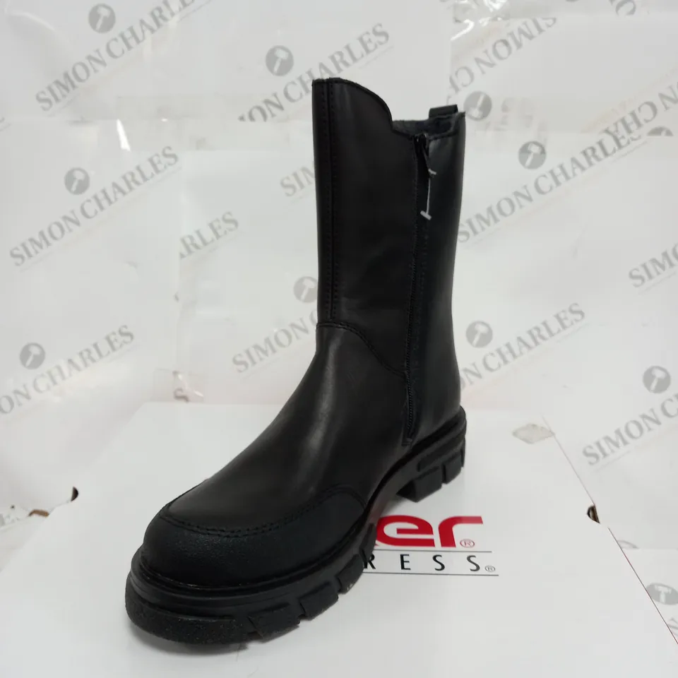 BOXED PAIR OF RIEKER BOOTS SIZE EUR 39