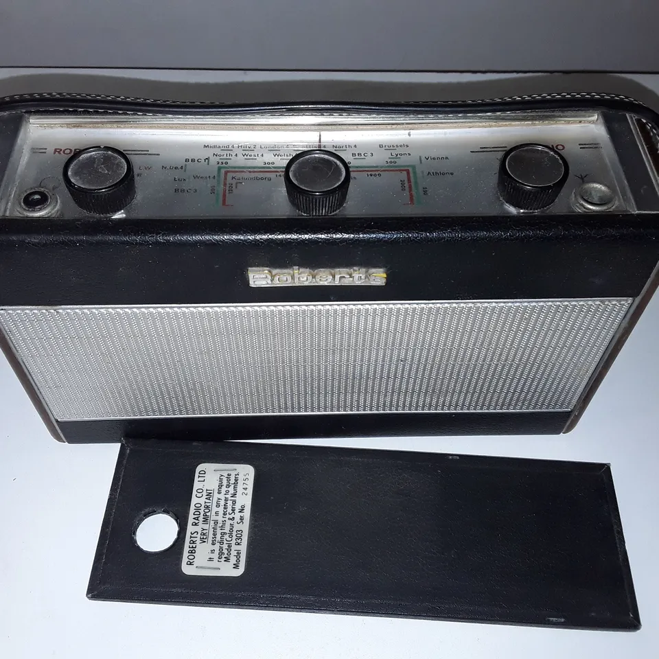ROBERTS RETRO MODEL R303 RADIO