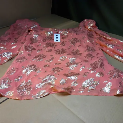 RIXO PEACH/GOLD FLORAL DETAILED OFF SHOULDER TOP - SIZE 16