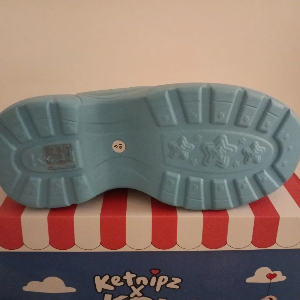 BOXED PAIR OF BOXED KETNIPZ X KOI BEAN SAYS HI CHUNKY TRAINERS - BLUE - SIZE 9