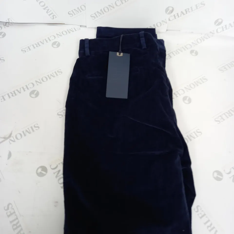 SPOKE CORDED TROUSERS IN NAVY SIZE UNSPECIFIED