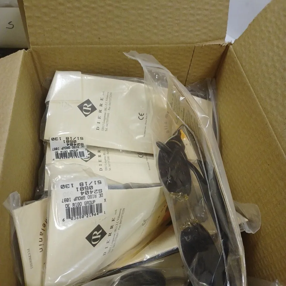 APPROXIMETLEY 10X 52404 / 0581 POLICE SUNGLASSES 