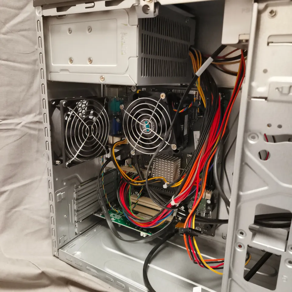 FUJITSU ESPRIMO P2500 DESKTOP PC TOWER