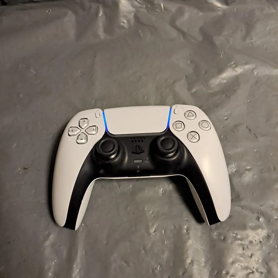 SONY PLAYSTATION 5 CONTROLLER IN WHITE CFI-ZCT1W