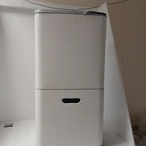 MVM TOUCH OPENING WASTE BIN - SMALL DINT TO SIDE PANEL 