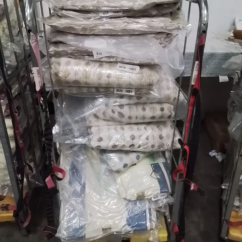 CAGE CONTAINING LARGE AMOUNT OF BRAND NEW PROFESSIONAL OUTDOOR LIVING PRINTED POLYESTER/COTTON THROW/COVERS (VARIOUS DESIGNS)