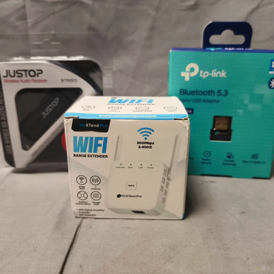 APPROXIMATELY 8 ASSORTED HOUSEHOLD ELECTRICAL ITEMS TO INCLUDE NANO USB ADAPTER, WIRELESS AUDIO RECEIVER, ETC