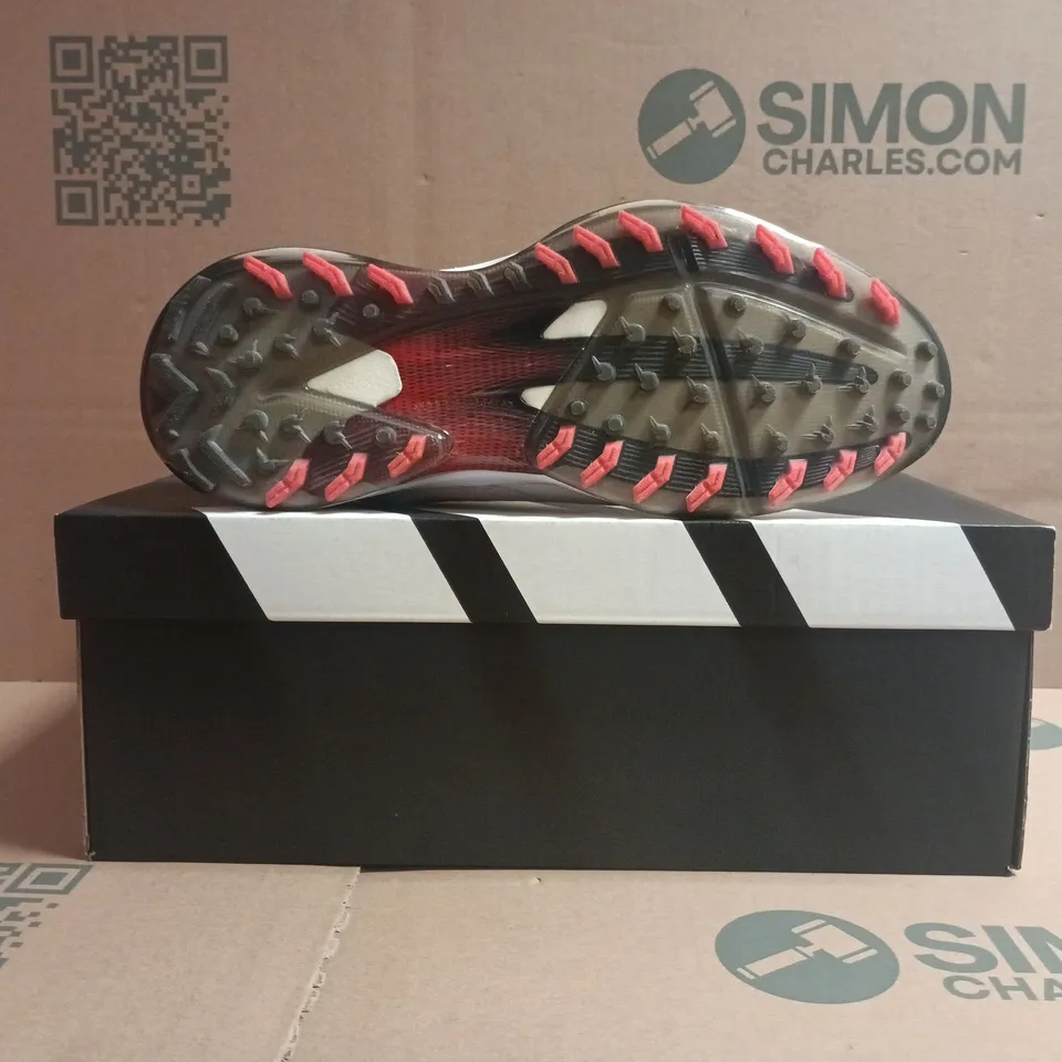 BOXED PAIR OF ADIDAS R2C TRAINERS IN WHITE/BLACK/RED SIZE UK 10