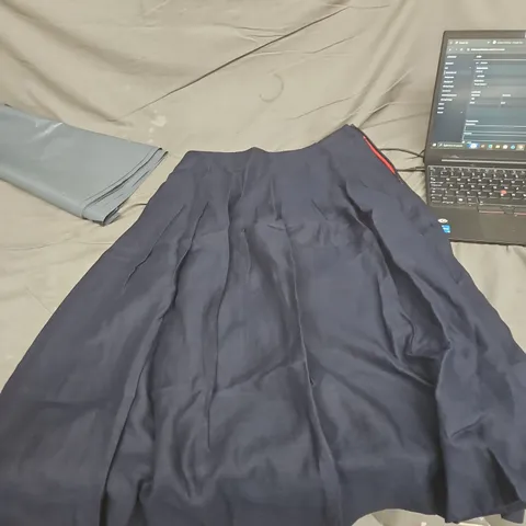 BODEN NAVY WOMEN'S SKIRT β UK 12 P PETITE (US 8 P)