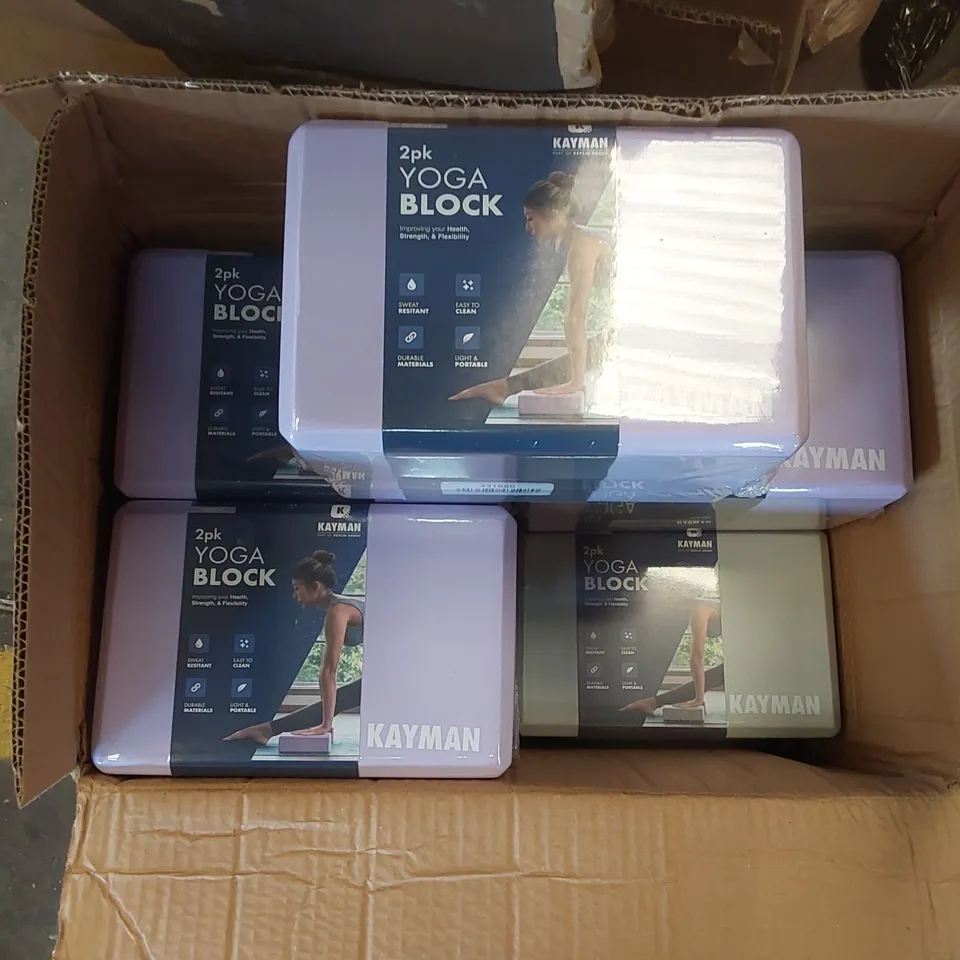 BOX CONTAINING APPROXIMATELY 12x 2PCS KAYMAN YOGA BLOCKS - VARIOUS COLOURS