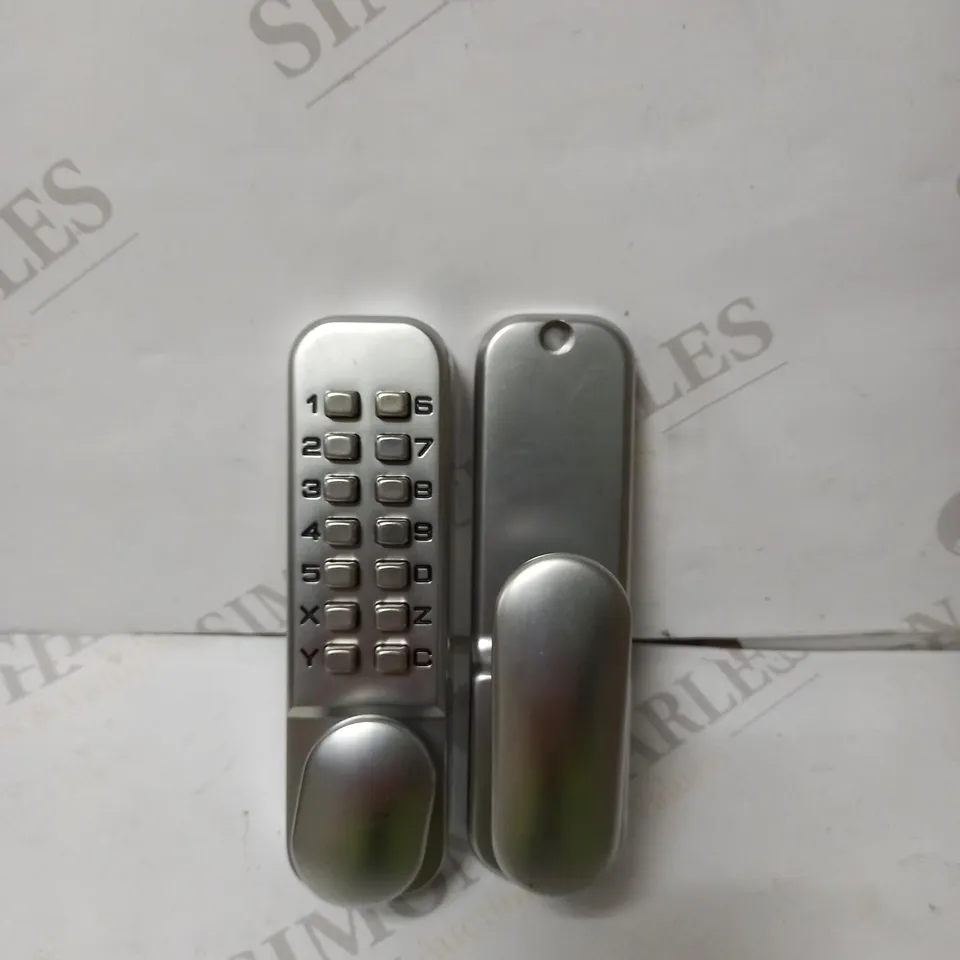 YALE NUMBER PAD DOOR LOCK
