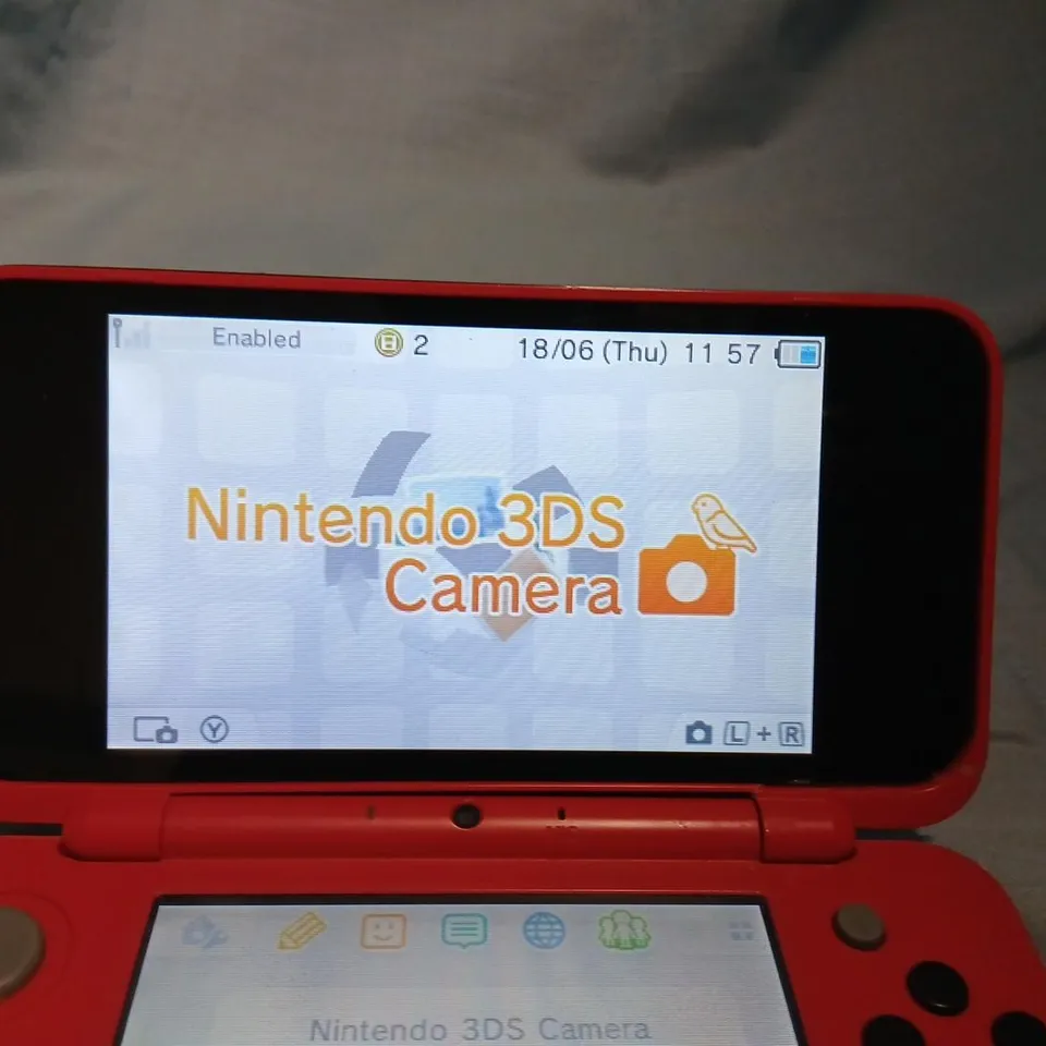 NINTENDO 3DS HANDHELD CONSOLE – RED POKÉ BALL SKIN