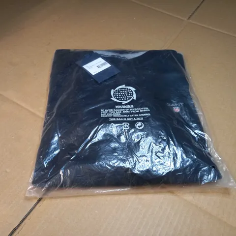 PACKAGED GANT BLACK C-NECK SWEATER - SMALL
