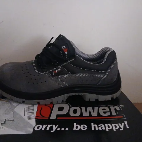 U POWER PFS MOVIDA TRAINERS – UK SIZE 7 (GREY/BLACK)