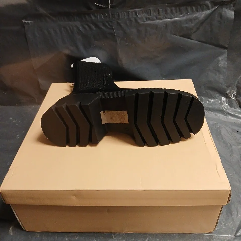 SIMMI LONDON BLACK LEATHER ANKLE BOOTS WITH CHUNKY LUG SOLE UK 5