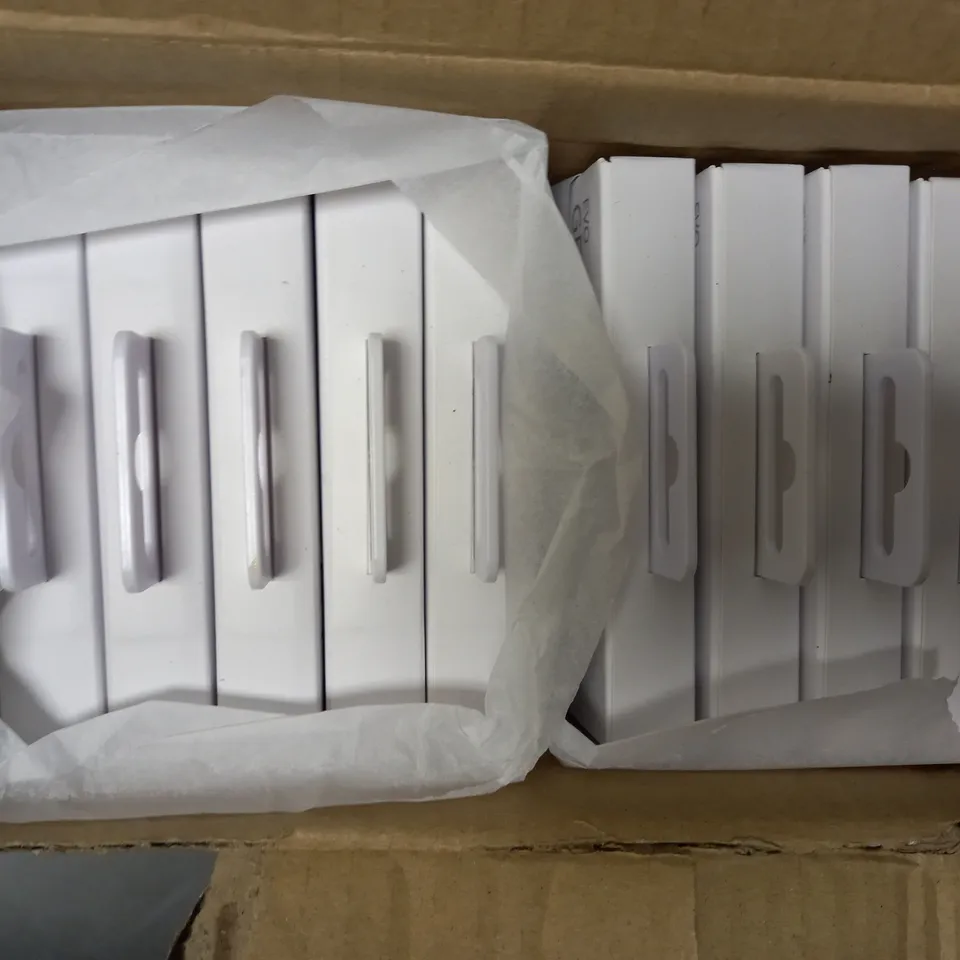 APPROXIMATELY 110 PHONE CASES FOR IPHONE 7 & XR IN VARIOUS COLOURS (2 BOXES)