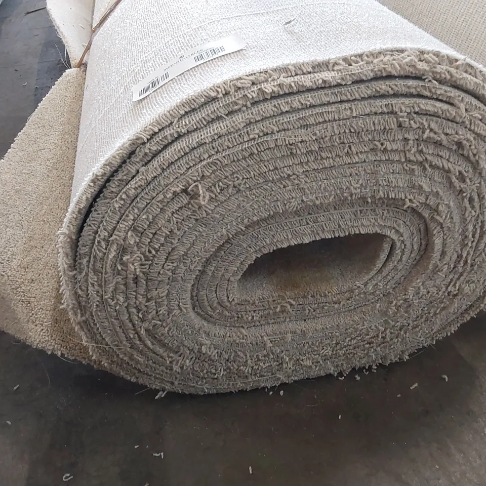 ROLL OF QUALITY LINGDALE ELITE BURNSALL CARPET // SIZE: APPROX 5 X 14.52m