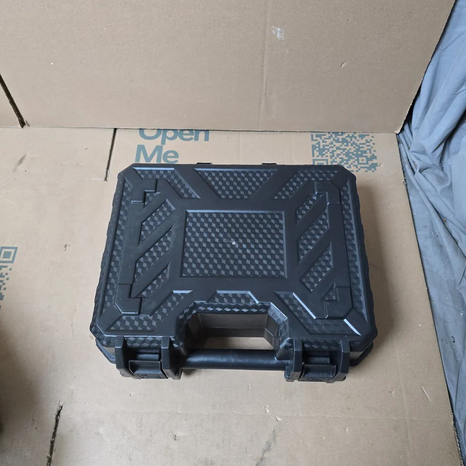  CORDLESS CAR POWER WASH WITH CHARGER IN PLASTIC CARRY CASE
