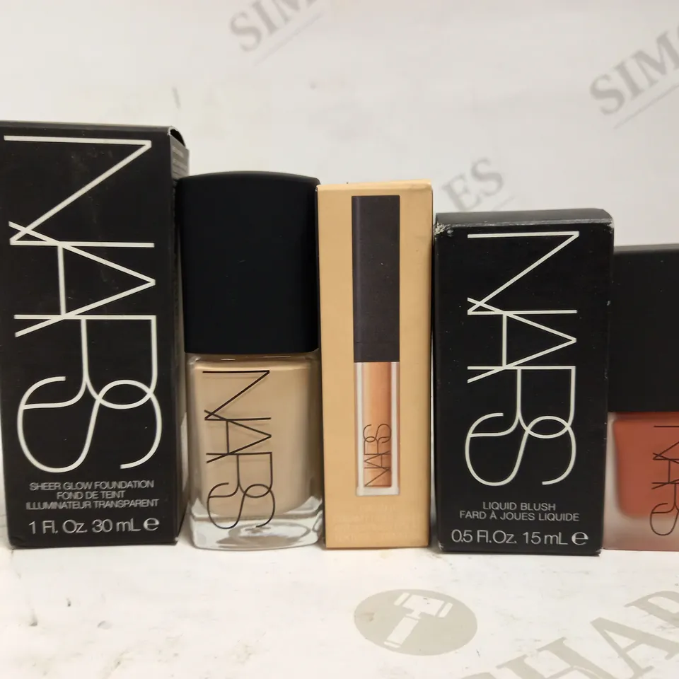 LOT OF APPROXIMATELY 20 NARS FACE MAKE UP ITEMS
