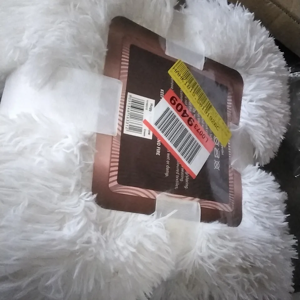 BOXED DRUMMOND THROW CREAM