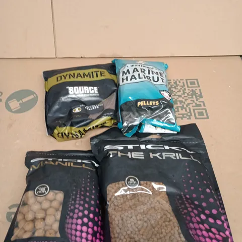 ASSORTED FISHING BAIT BAGS: DYNAMITE BAITS SOURCE PELLETS, MARINE MALIBU PELLETS, STICKY BAITS KRILL STICKS (2.5KG BAGS VISIBLE)