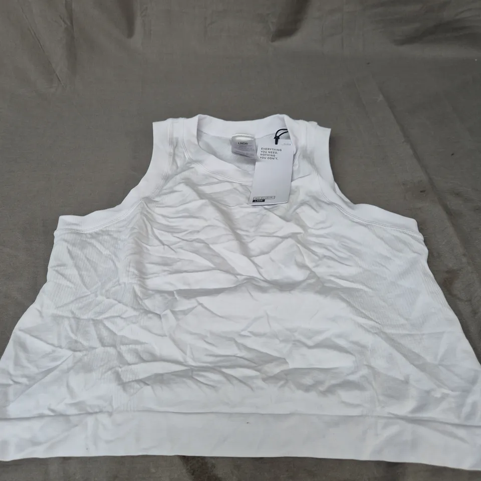 LNDR GOOD TIME SEAMLESS SLEEVELESS TOP IN WHITE SIZE S/M