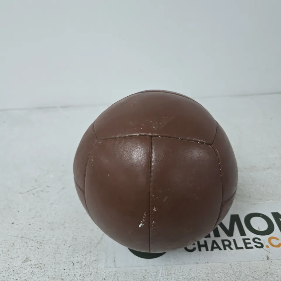 BROWN LEATHER MEDICINE BALL WITH STITCHED PANELS – VINTAGE