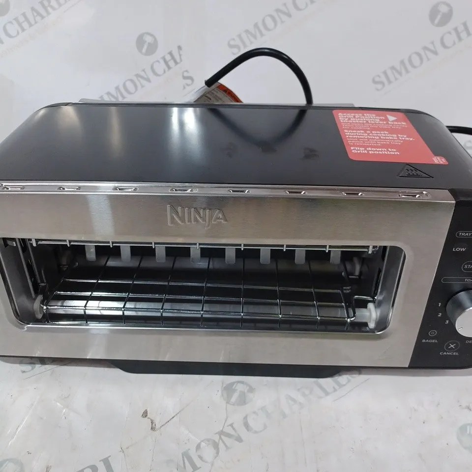BOXED NINJA 2 IN 1 TOASTER & GRILL ST100UK