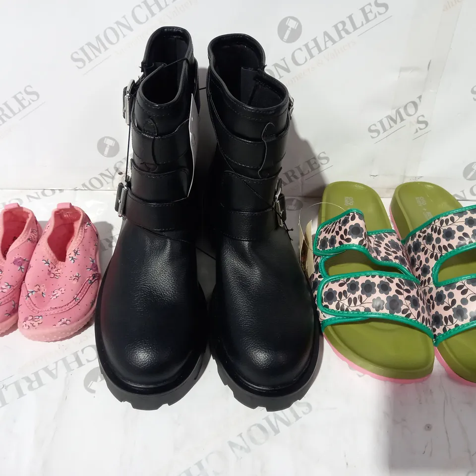 BOX OF APPROXIMATELY 15 ASSORTED PAIRS OF SHOES AND FOOTWEAR ITEMS IN VARIOUS STYLES AND SIZES TO INCLUDE H&M, REGATTA, NEXT, ETC