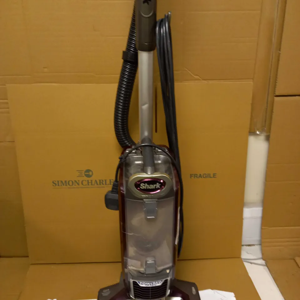 SHARK POWERED LIFT-AWAY VACUUM CLEANER