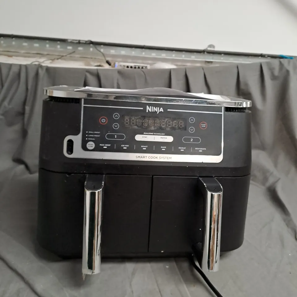 BOXED NINJA FOODI MAX DUALZONE AIR FRYER IN BLACK