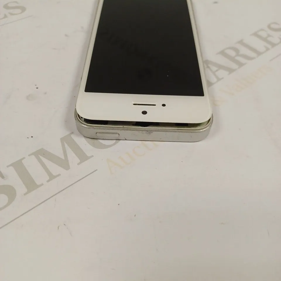 APPLE IPHONE SE SMARTPHONE 