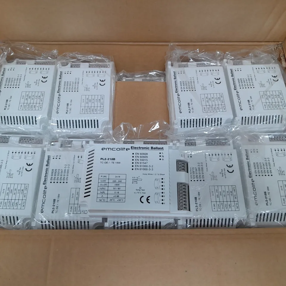 APPROXIMATELY 50 EMCOLITE ELECTRONIC BALLAST PL2-218B