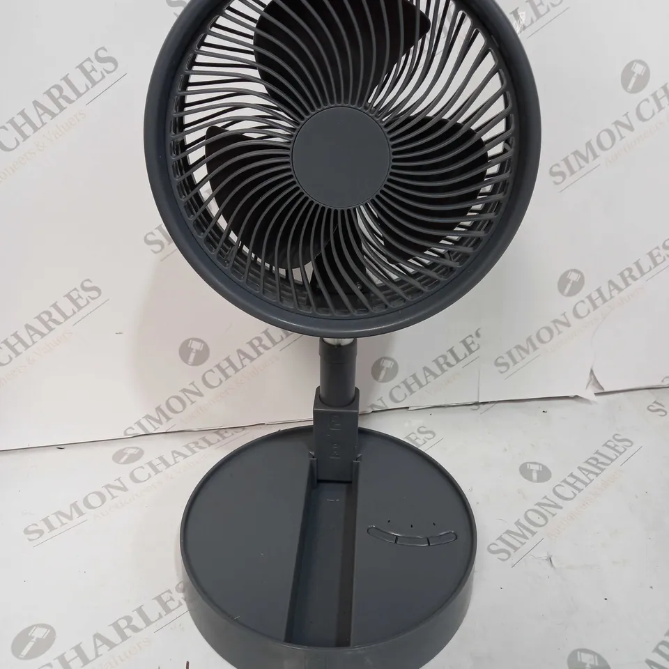 BELL & HOWELL RECHARGEABLE EXTENDABLE DESK & FLOOR FAN, GREY